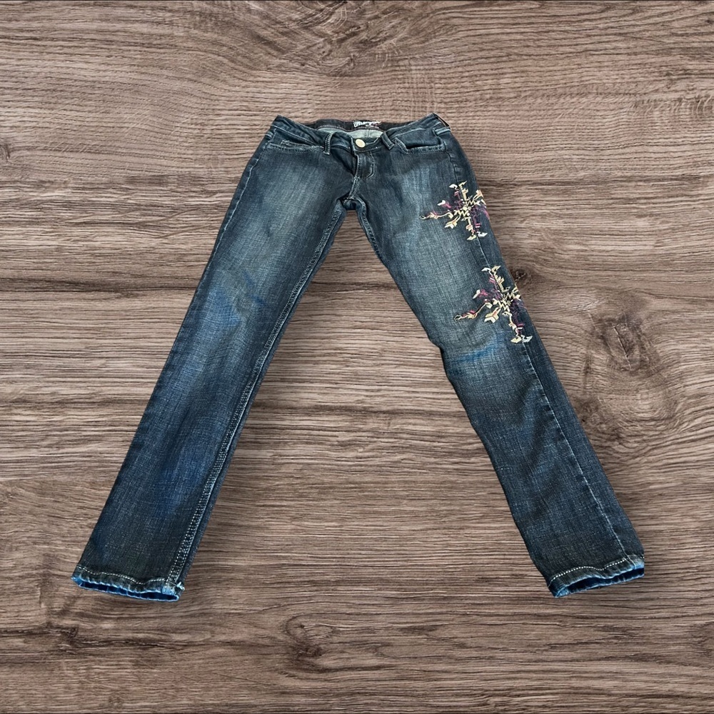 Wrangler Women’s Skinny Leg Embroidered Jean Size 5 x 31